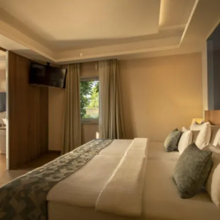 Otel Isabella Island Miramare & 5*