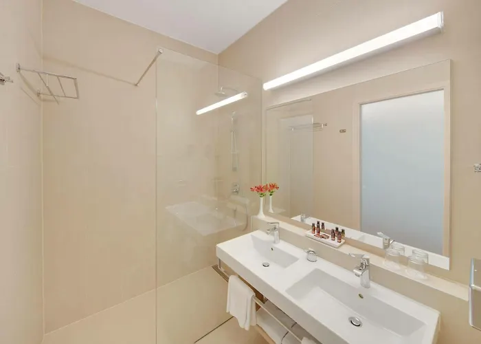 Isabella Island Miramare & 5* 포레치